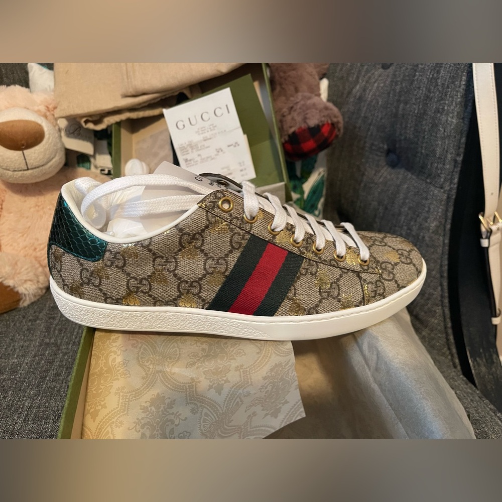 Authentic GUCCI Canvas Bee Sneakers size 8.5
